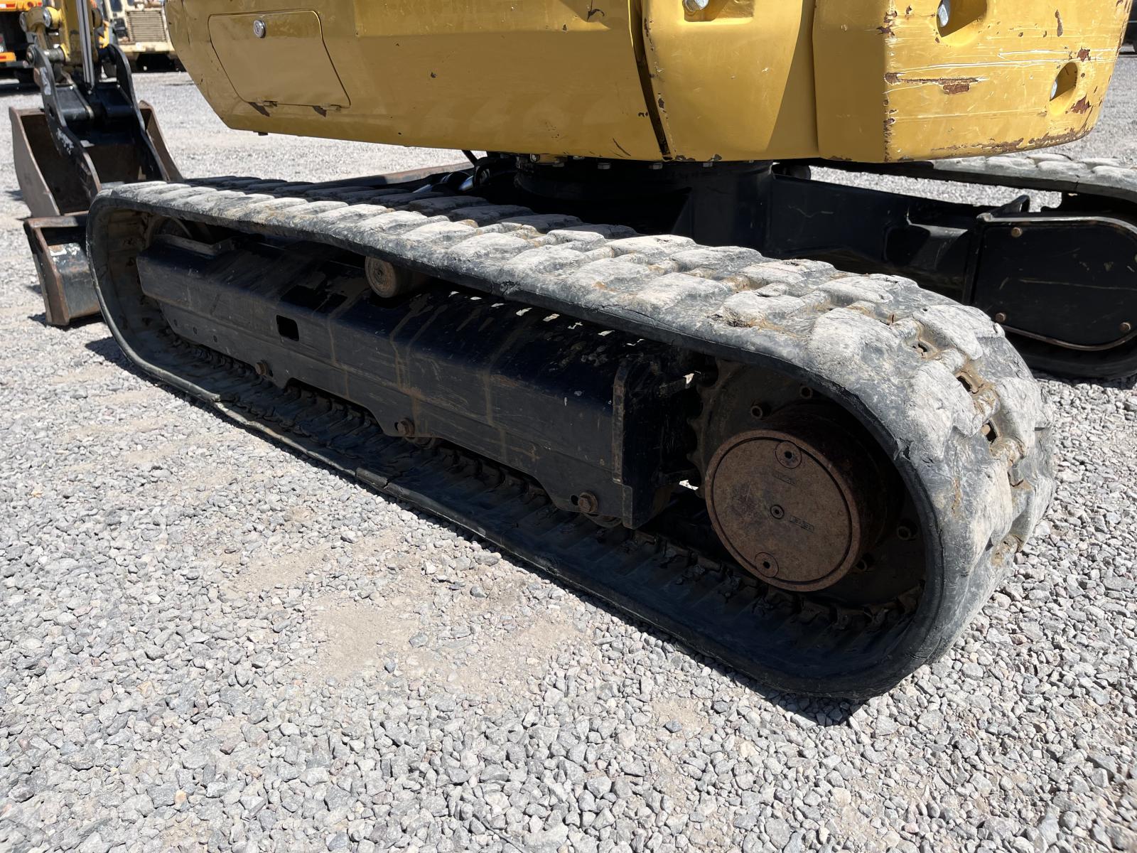 ./imagenes/INVOICE/2019/18057/CATERPILLAR 302.7D CR (12).JPG